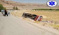 امداد رسانی اورژانس به ۱۹ مصدوم واژگونی مینی بوس در بخش ششده و قره بلاغ شهرستان فسا