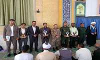 تقدیر از تیم های برتر لیگ فوتسال کارکنان شهرستان فسا در مصلای نماز جمعه