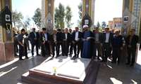 تجدید بیعت و ادای احترام دانشگاهیان علوم پزشکی فسا به مقام شامخ شهدا در سومین روز از دهه فجر انقلاب اسلامی